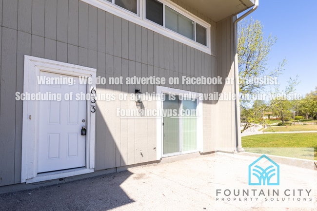 633 Gallatin St in Liberty, MO - Building Photo - Building Photo