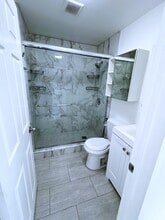 922 E Century Blvd in Los Angeles, CA - Building Photo - Building Photo