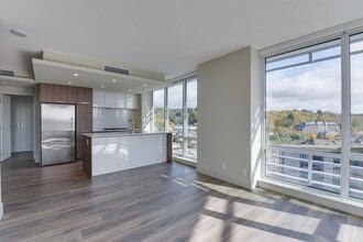 680 Seylynn Cres in North Vancouver, BC - Building Photo - Building Photo