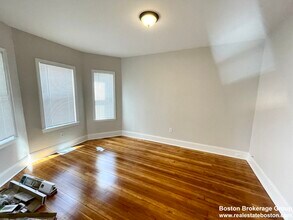26 Taft St in Boston, MA - Building Photo - Building Photo