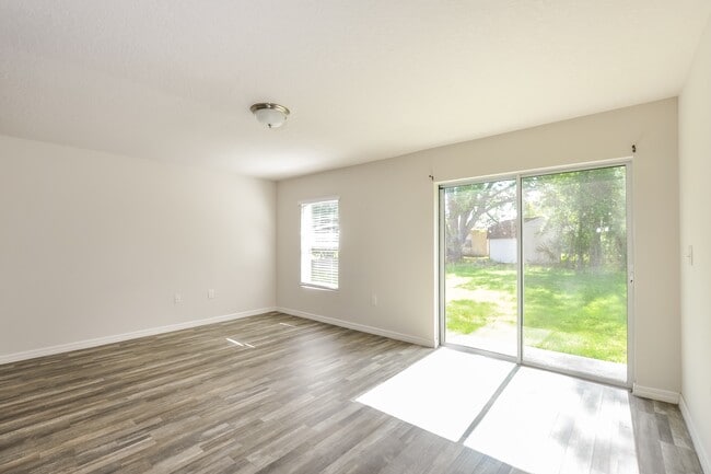 28 Pitt Ln in Palm Coast, FL - Building Photo - Building Photo