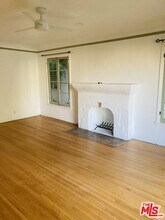 915 S Holt Ave in Los Angeles, CA - Building Photo - Building Photo
