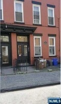 107 4th St in Hoboken, NJ - Building Photo