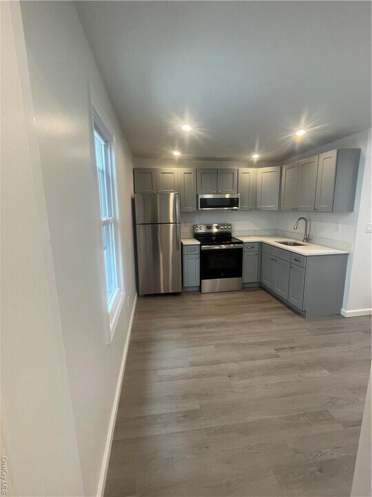 653 Jersey Ave in Greenwood Lake, NY - Building Photo