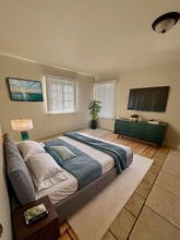 1402 N Willowbrook Ave in Compton, CA - Building Photo - Building Photo