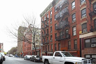 88 E 3rd St in New York, NY - Building Photo - Building Photo