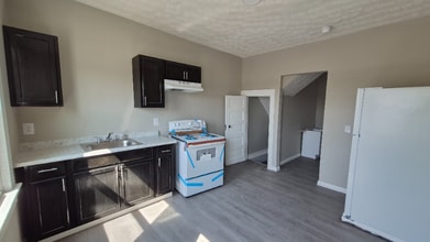 912 Riverview Terrace in Dayton, OH - Building Photo - Building Photo