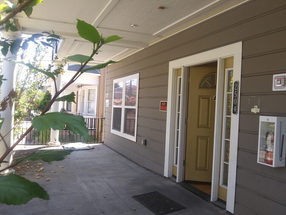2401 Warring St in Berkeley, CA - Building Photo