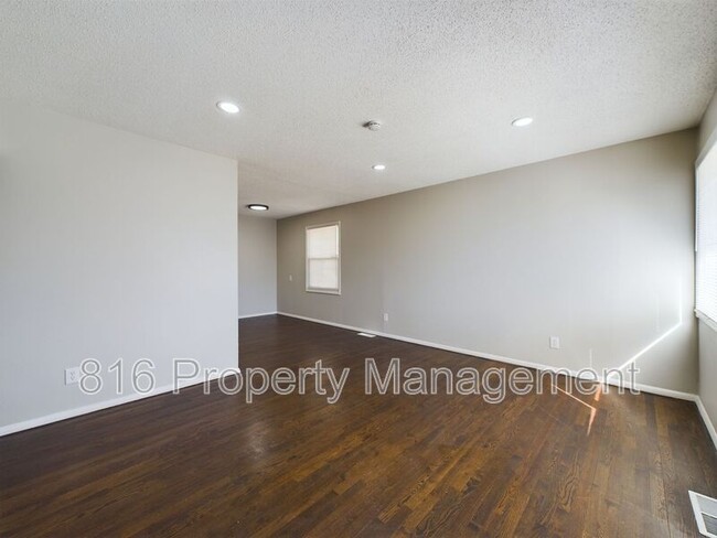 7504 E 50th Terrace in Kansas City, MO - Building Photo - Building Photo