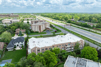 1200 S Prospect Ave in Elmhurst, IL - Foto de edificio - Building Photo