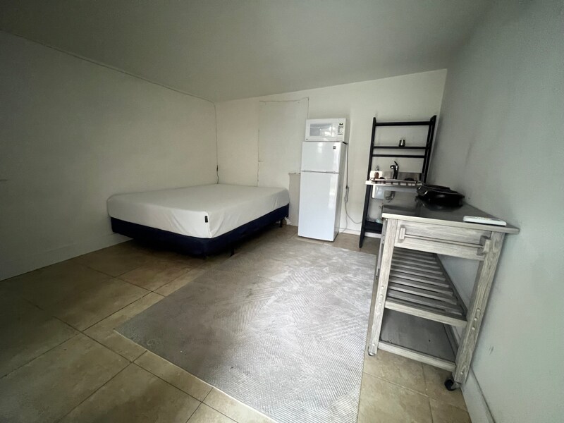 11XX SW 24th Ave in Fort Lauderdale, FL - Foto de edificio