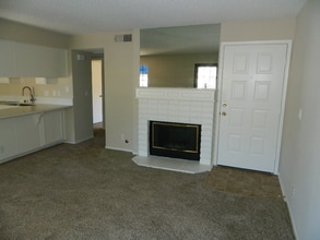 4340 Sanderling Cir, Unit 76 in Las Vegas, NV - Building Photo - Building Photo