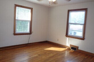 E. E Park Ave in State College, PA - Building Photo - Building Photo