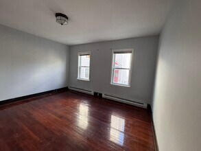 265 Bolton St, Unit 2 in Boston, MA - Foto de edificio - Building Photo