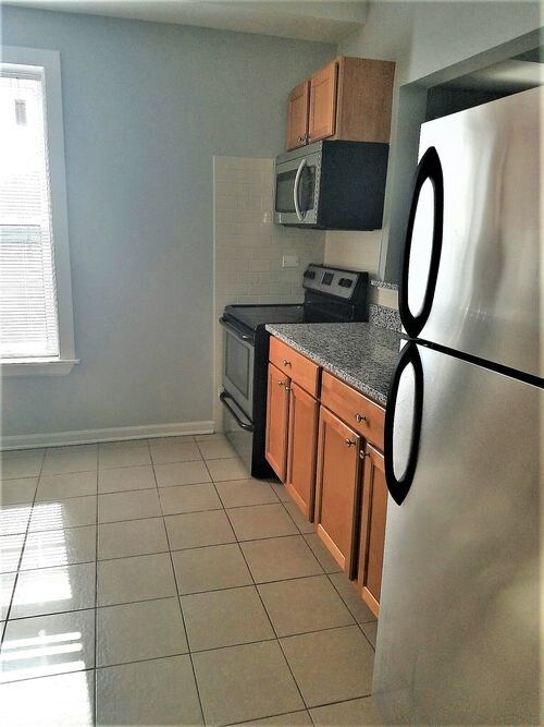 1460 W Fargo Ave-Unit -310 in Chicago, IL - Building Photo - Building Photo