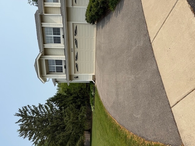 600 Sturnbridge Ln