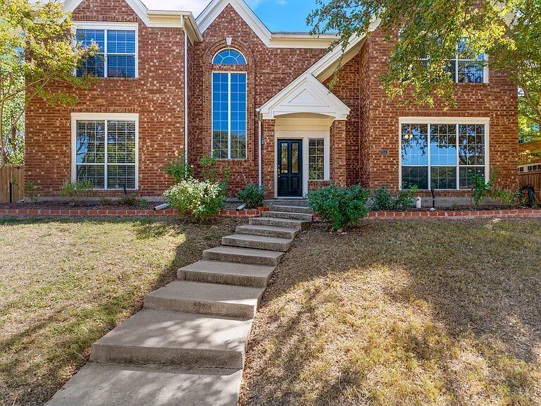 2134 McCoy Rd in Carrollton, TX - Building Photo