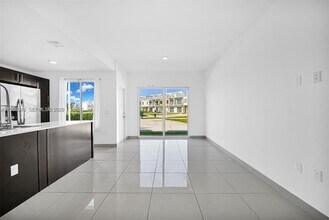 25874 SW 139th Ct in Naranja, FL - Building Photo - Building Photo