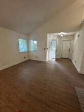 10042 N Grouse Run in Fresno, CA - Building Photo - Building Photo