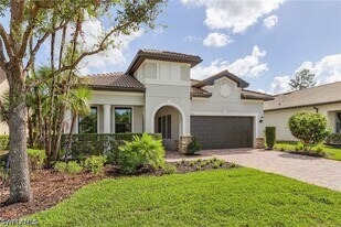 9248 Cormorant Dr in Naples, FL - Building Photo