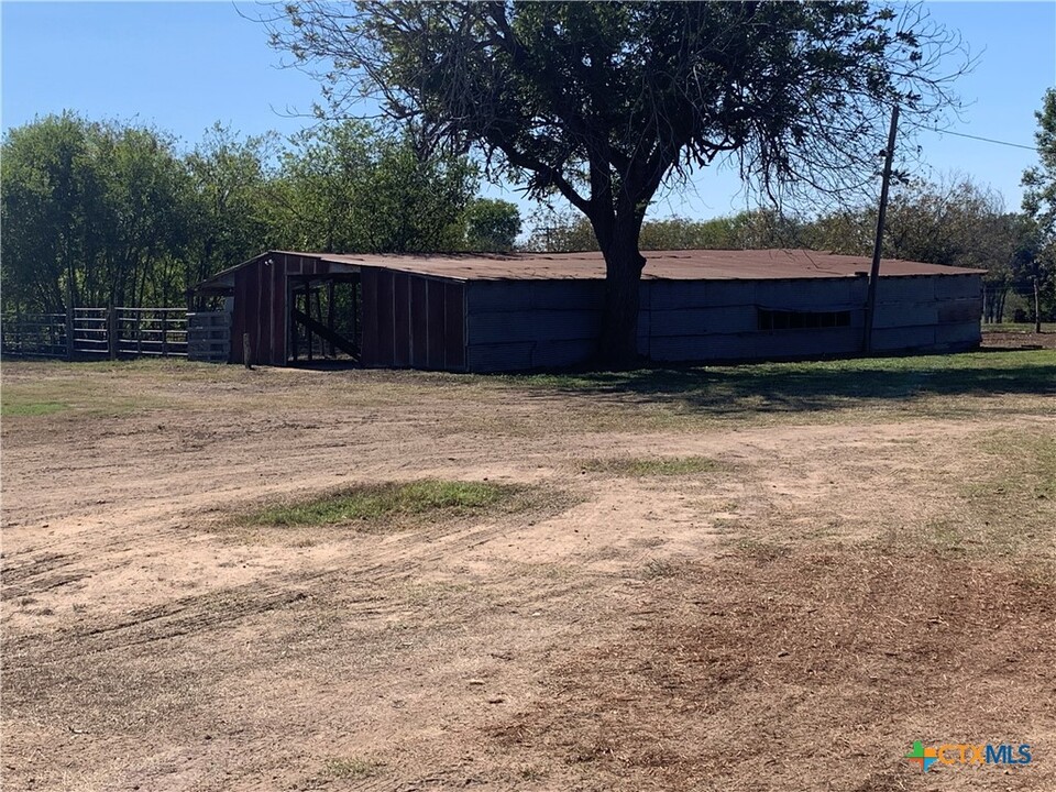 2950 I-10 in Seguin, TX - Foto de edificio