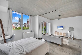 133 NE 2nd Ave, Unit 415 in Miami, FL - Building Photo - Building Photo