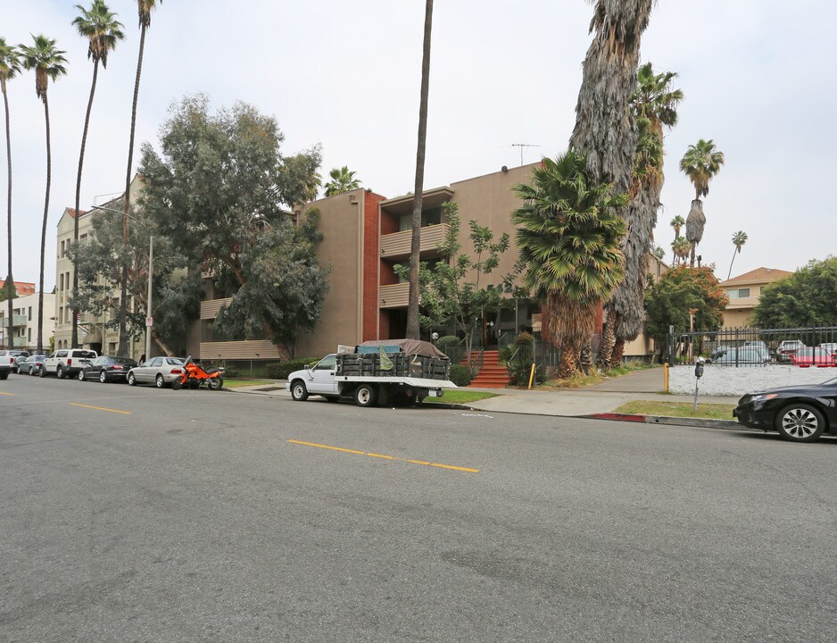 542 S Mariposa Ave in Los Angeles, CA - Foto de edificio