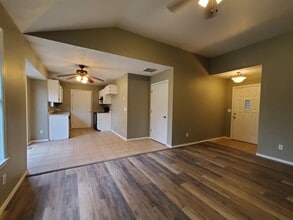 3063 W Webster St in Springfield, MO - Building Photo - Building Photo