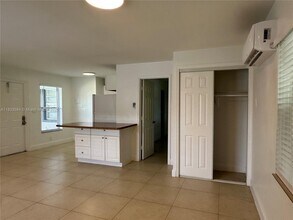 1411 N Dixie Hwy in Fort Lauderdale, FL - Building Photo - Building Photo