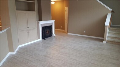 2100 Pipers Field Dr in Austin, TX - Building Photo - Building Photo