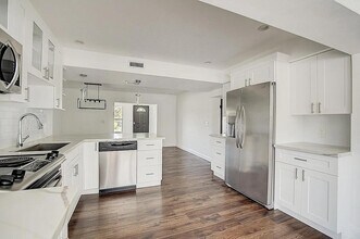 715 W Palm St in Lantana, FL - Building Photo - Building Photo
