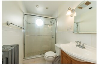 46 Hobson St, Unit 1 in Boston, MA - Foto de edificio - Building Photo