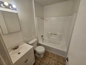 1926 Martin St in Conway, AR - Foto de edificio - Building Photo