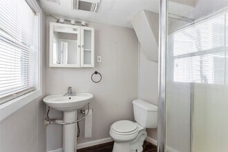 511 9th St in Galveston, TX - Foto de edificio - Building Photo
