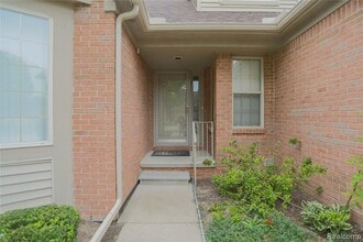 52245 Silvanna Ln in Macomb, MI - Building Photo - Building Photo