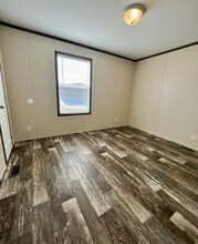 6599 N Hampshire Dr in Holly, MI - Foto de edificio - Building Photo