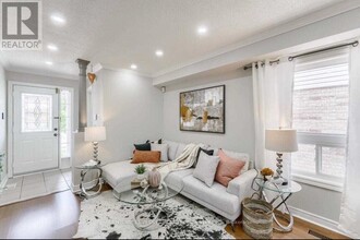 32 Ridgemore Crescent in Brampton, ON - Building Photo - Building Photo