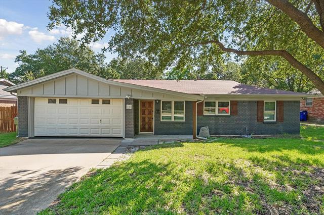 110 Juniper St in Mansfield, TX - Foto de edificio