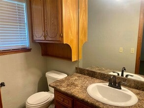 137 Elmwood Ave in Weatherford, OK - Building Photo - Building Photo