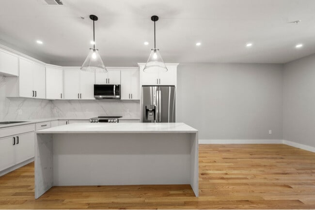 66 Stanley St in Boston, MA - Foto de edificio - Building Photo