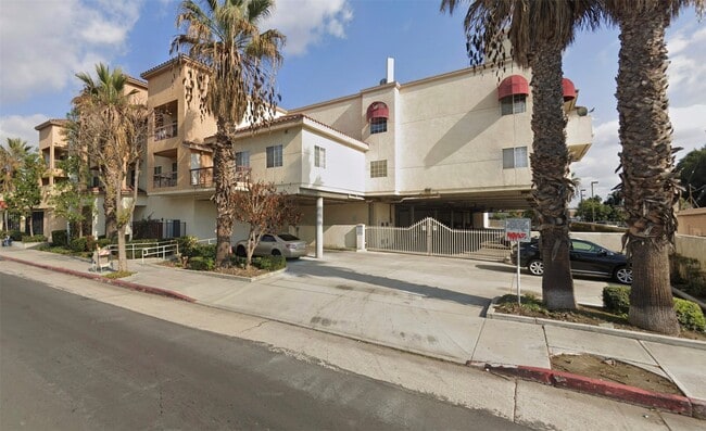 9927 San Antonio Ave in South Gate, CA - Building Photo - Building Photo