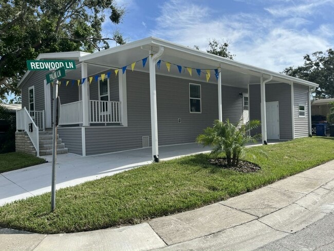 15777 Bolesta Rd in Clearwater, FL - Building Photo - Building Photo