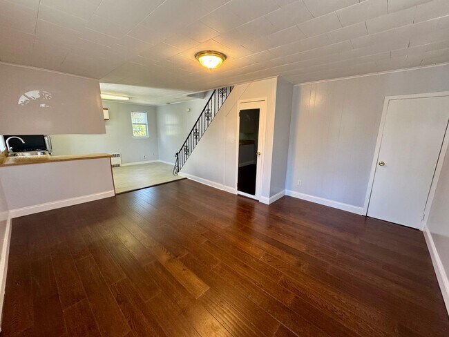 27 Columbia Ave in East Rockaway, NY - Building Photo - Building Photo