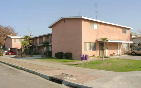 210 N. C Street in Madera, CA - Building Photo - Building Photo