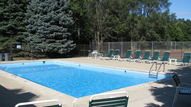 Pines West Apartments in Portage, MI - Building Photo - Building Photo