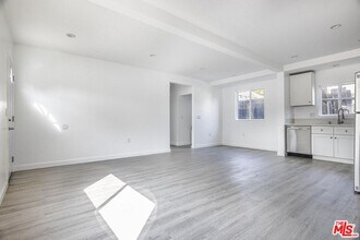 1324 Toberman St in Los Angeles, CA - Building Photo - Building Photo