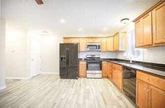 160 Goodwin St in Springfield, MA - Building Photo - Building Photo