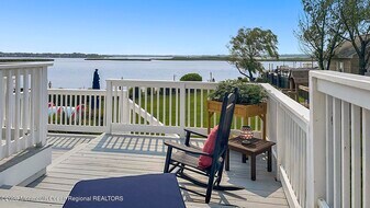 1 Mara Vis Dr in Monmouth Beach, NJ - Building Photo