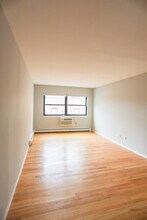 2835 N Cambridge Ave, Unit #467 in Chicago, IL - Foto de edificio - Building Photo