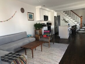 9 Oak St in Beacon, NY - Foto de edificio - Building Photo